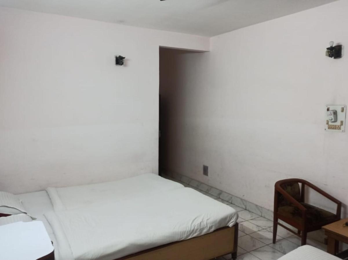 Oyo 80830 Hotel Buddha International พุทธคยา ภายนอก รูปภาพ