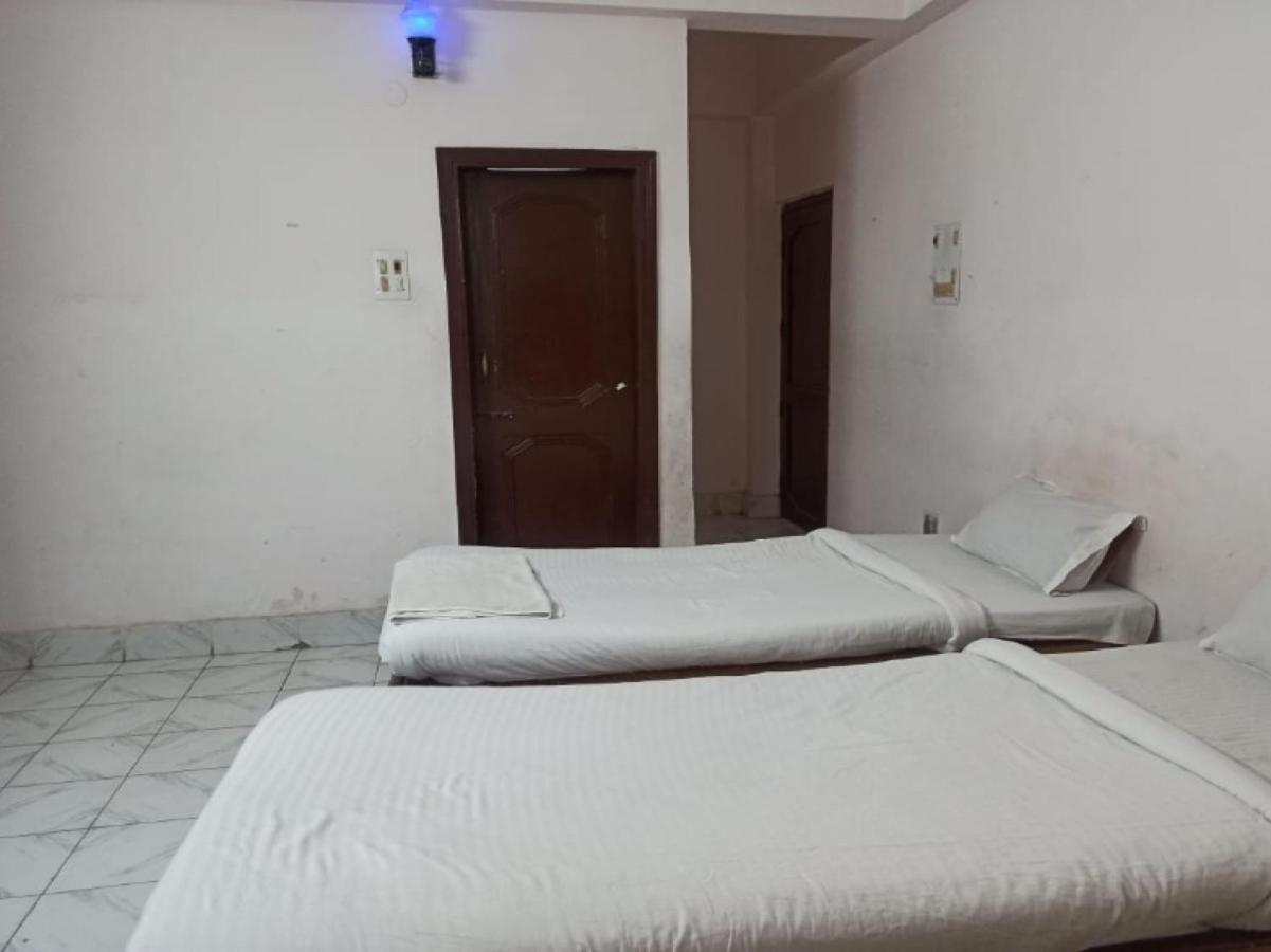 Oyo 80830 Hotel Buddha International พุทธคยา ภายนอก รูปภาพ