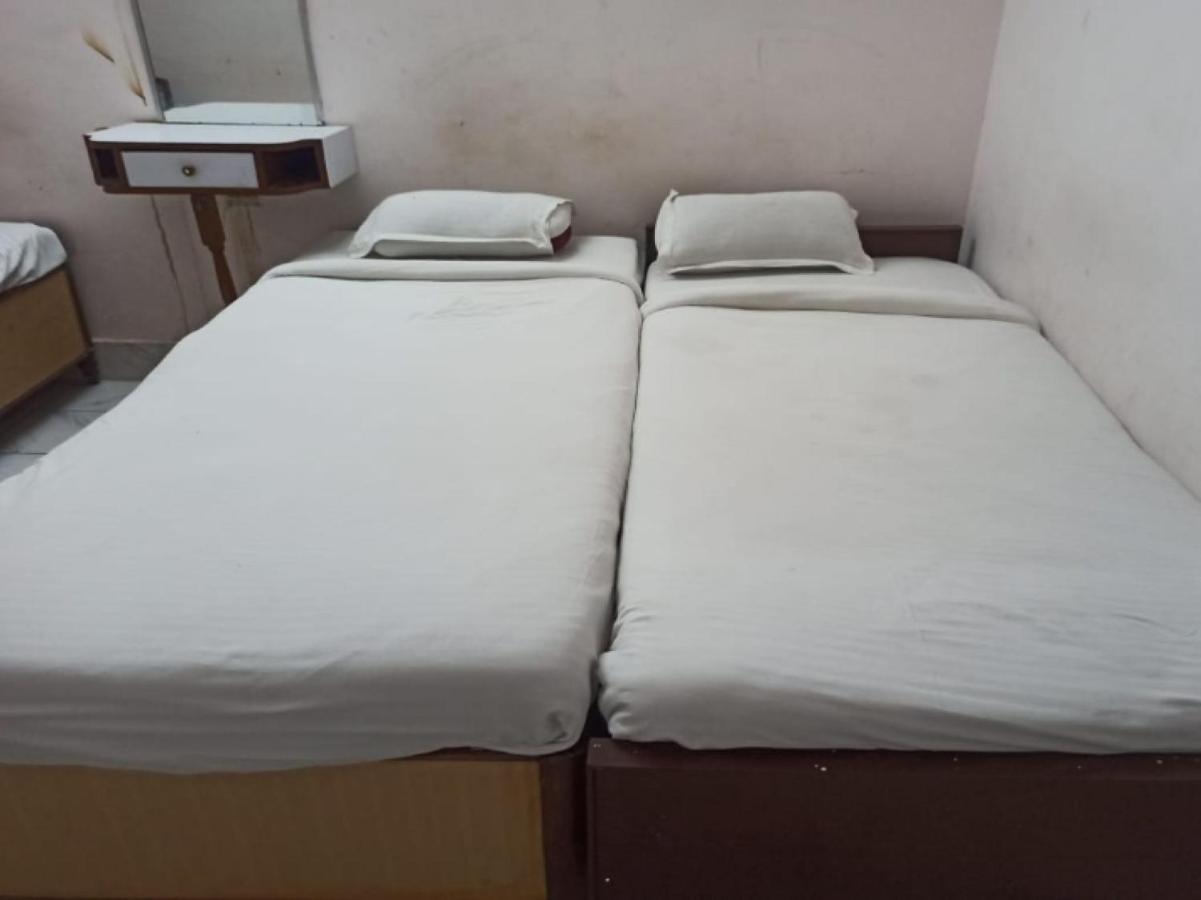 Oyo 80830 Hotel Buddha International พุทธคยา ภายนอก รูปภาพ